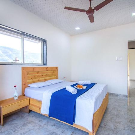 Empyrean Stay Ll 6Bhk Ll Royal Bramha Palace Ll Pvt Pool Ll Lonavala Ngoại thất bức ảnh