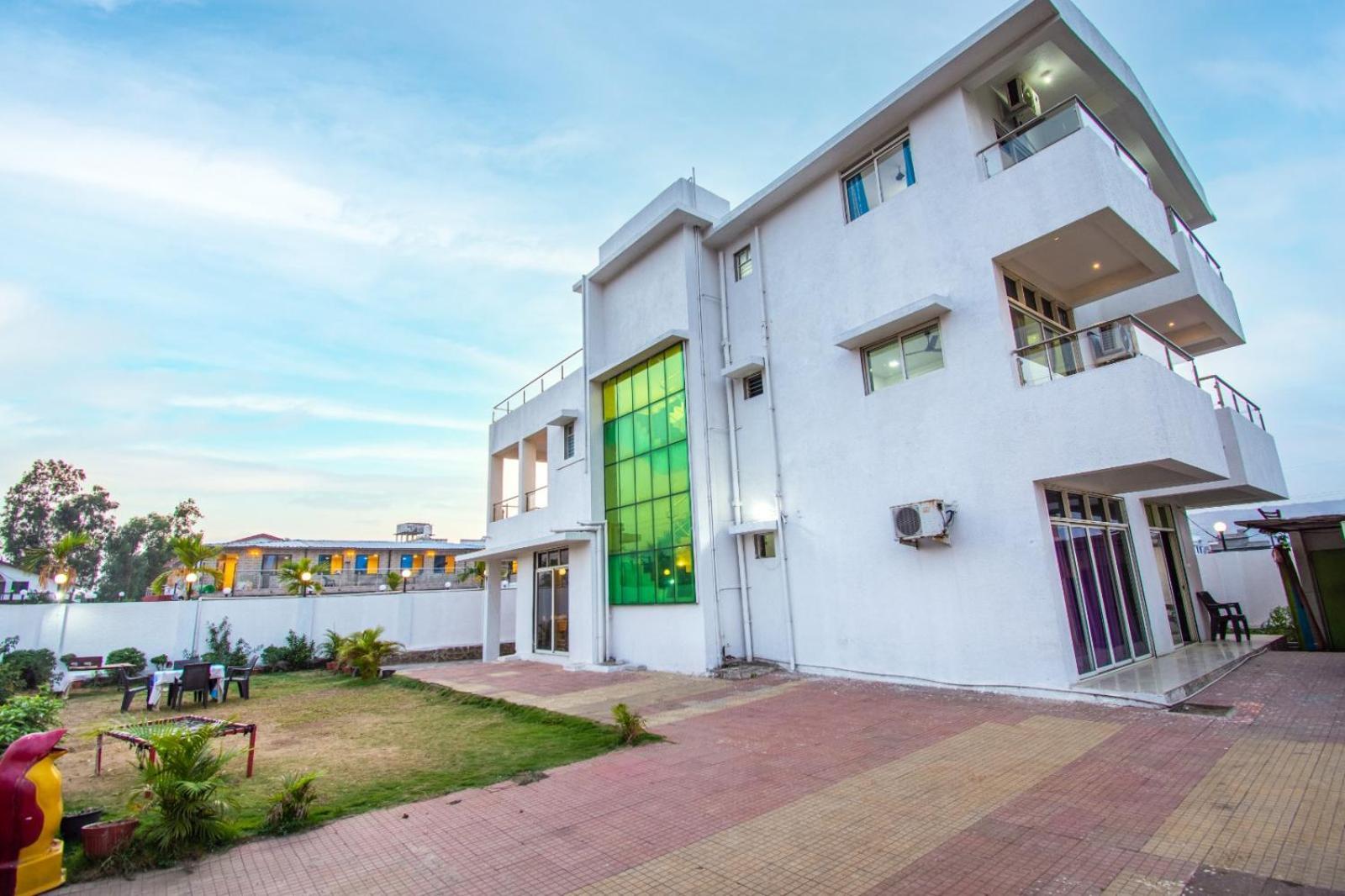 Empyrean Stay Ll 6Bhk Ll Royal Bramha Palace Ll Pvt Pool Ll Lonavala Ngoại thất bức ảnh
