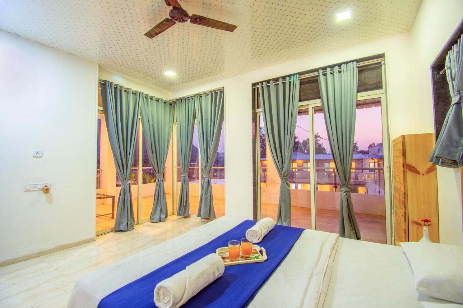 Empyrean Stay Ll 6Bhk Ll Royal Bramha Palace Ll Pvt Pool Ll Lonavala Ngoại thất bức ảnh