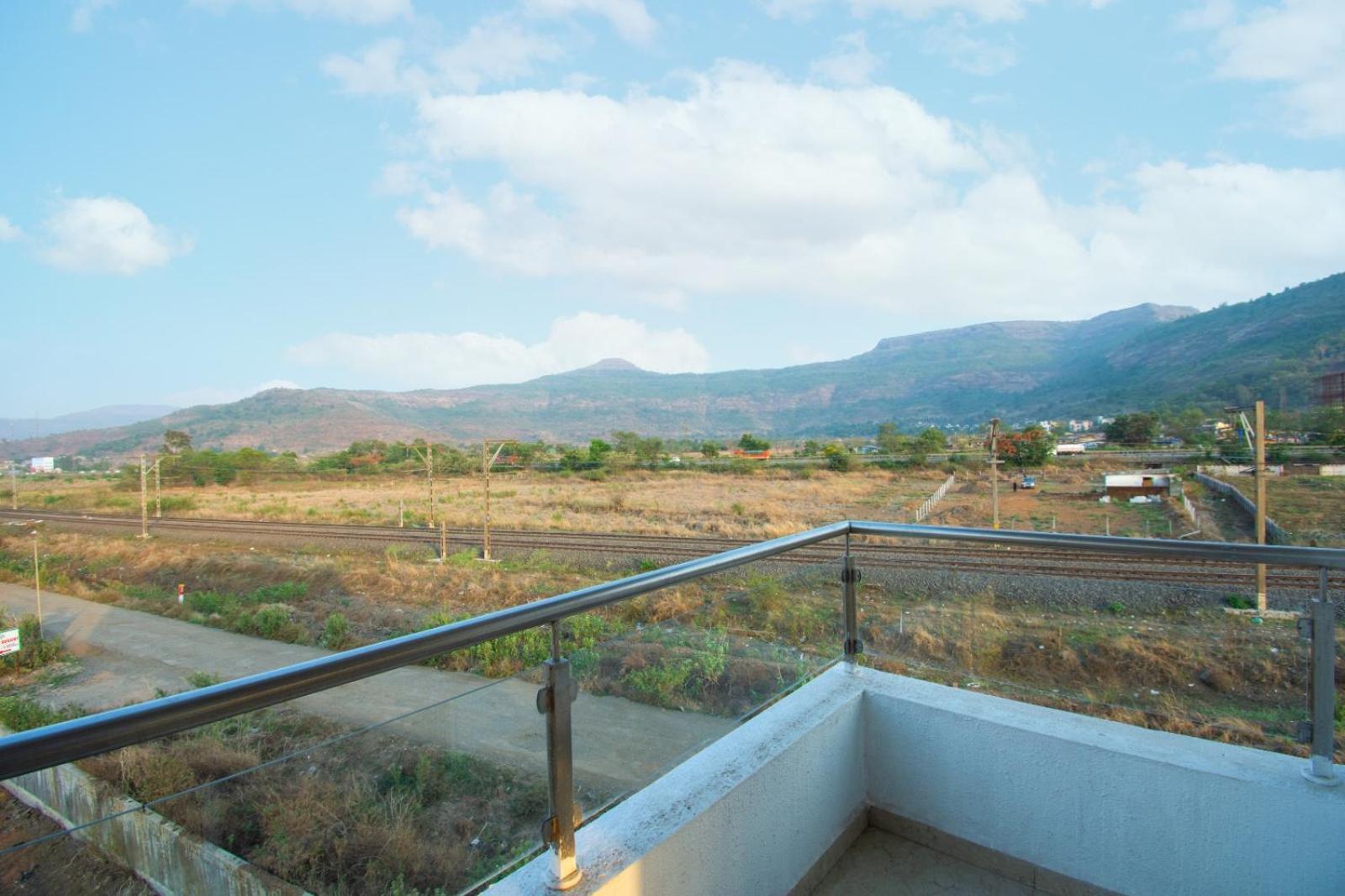 Empyrean Stay Ll 6Bhk Ll Royal Bramha Palace Ll Pvt Pool Ll Lonavala Ngoại thất bức ảnh